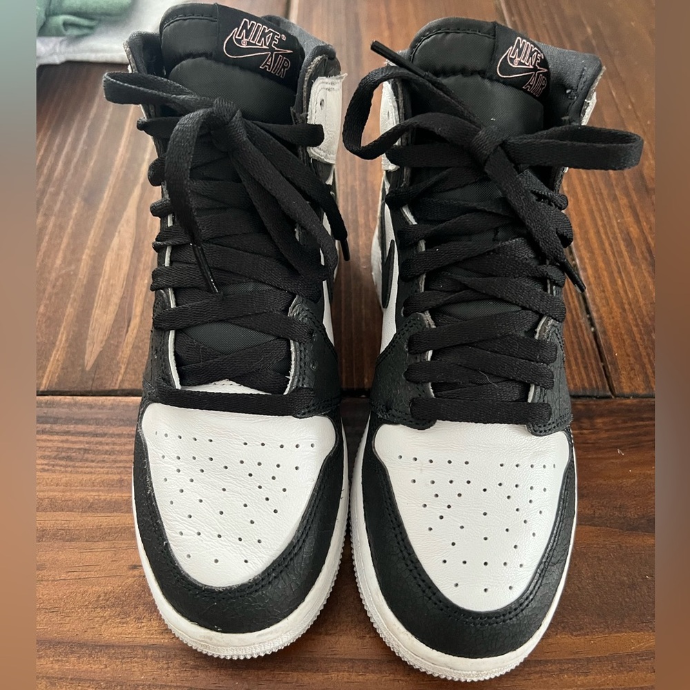 Youth Nike Air Jordan High, size 5.5Y, W7